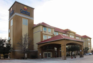 Comfort Inn & Suites Near Six Flags & Medical Center Rentals