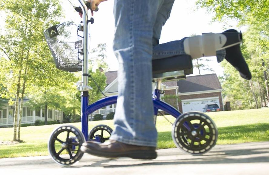 Knee Scooter rental near me - rent a knee scooter and have it delivered to you - Cloud of Goods