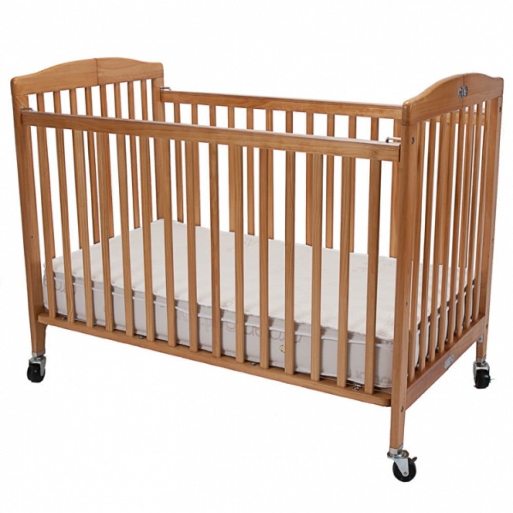 Full-size Crib with Linens