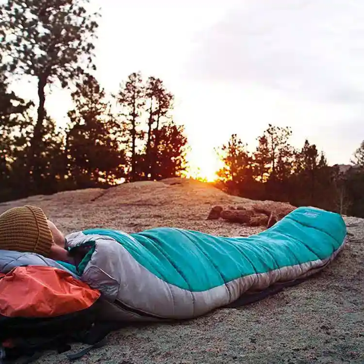 3 season sleeping bag 20f/-7c rental 